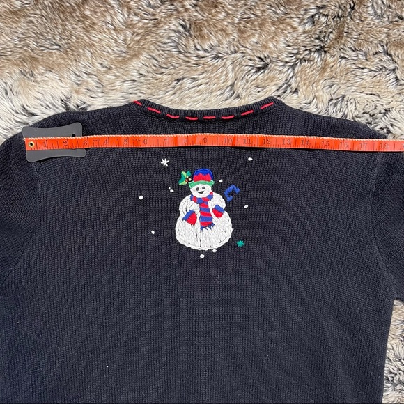 VTG Holiday Christmas Carolers Embroidered Black Sweater Cardigan Women's Sz M - Picture 8 of 9